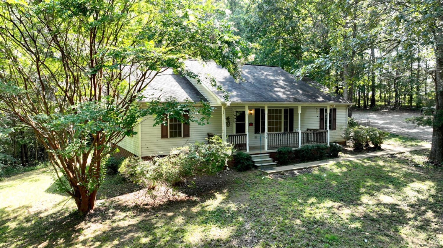 299 Sunset Ridge Drive Farmville, VA 23901 - Photo 1 of 38 front view of a house with a yard
