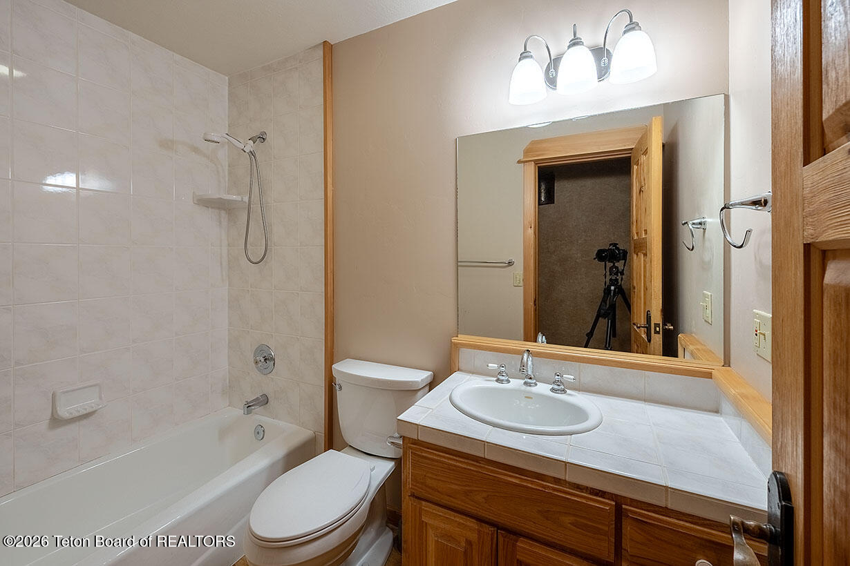 507 West Elkhorn Drive Star Valley Ranch, WY 83127 - Photo 20 of 34 Lewis int 0095