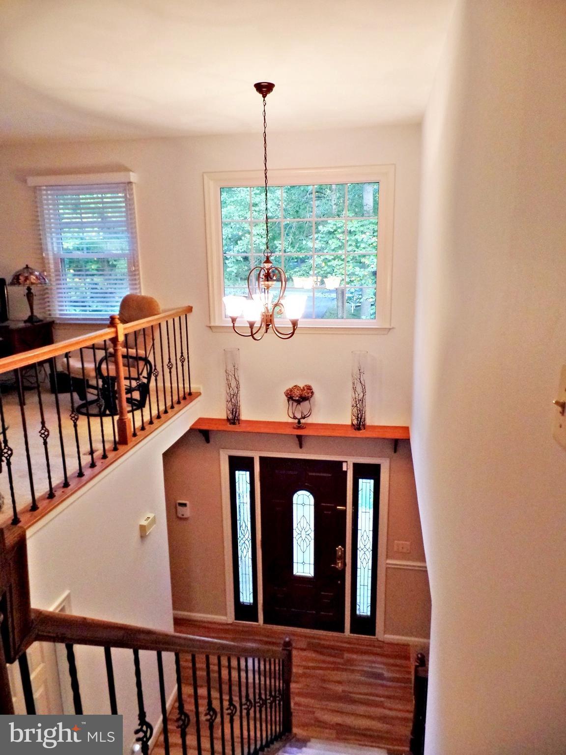 Dramatic 2 Story Foyer & Loft