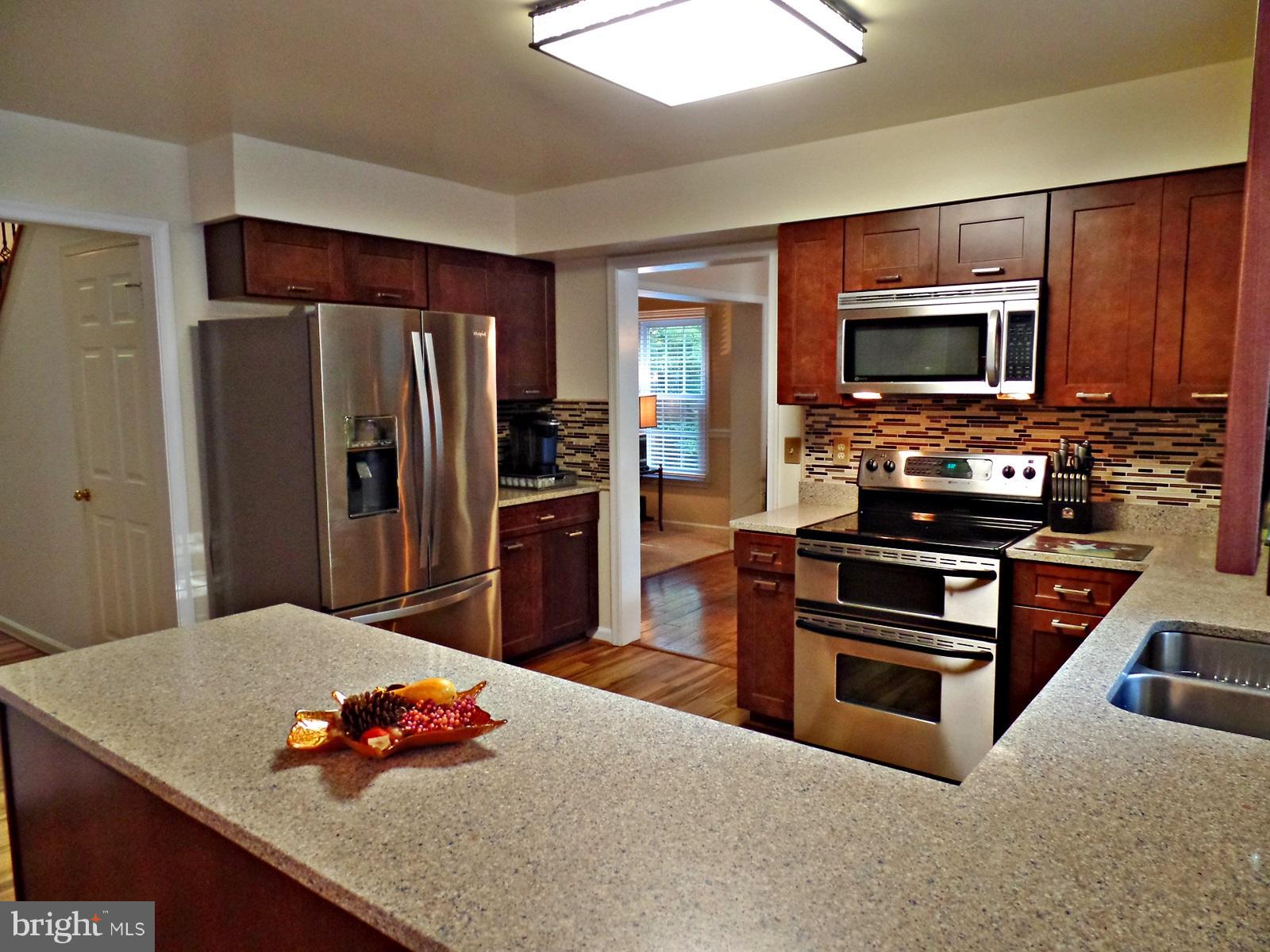 11 Deer Run Road Stafford, VA 22556 - Photo 8 of 30 Silestone Counters, Glass Backsplash