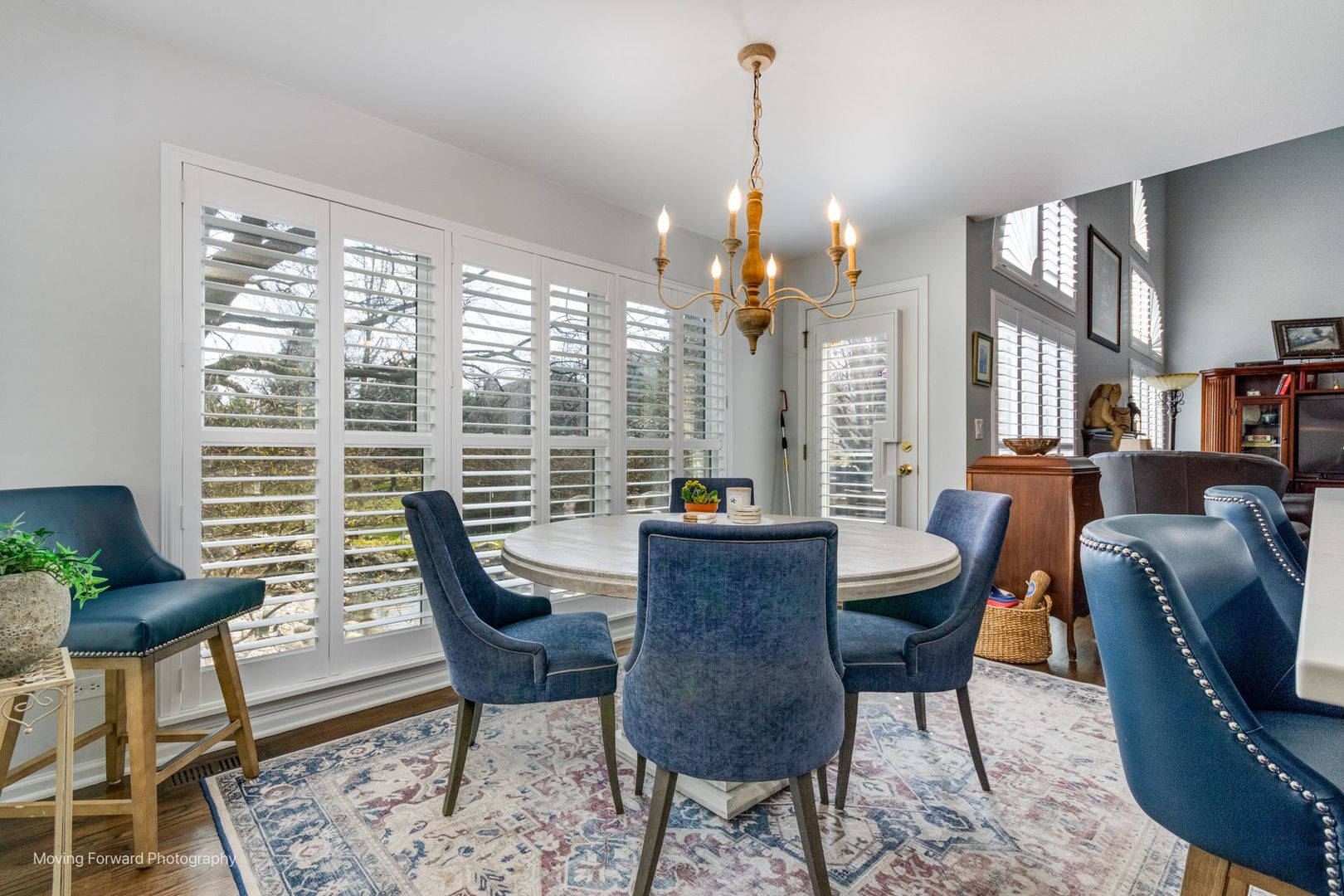 2219 Barrett Drive Algonquin, IL 60102 - Photo 14 of 55 a view of a livingroom with furniture and window