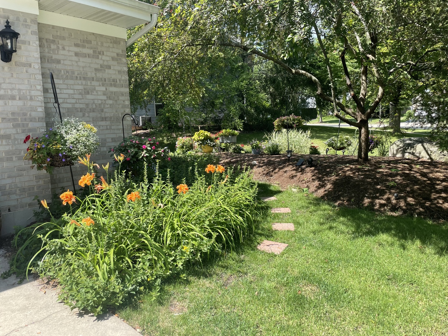 2219 Barrett Drive Algonquin, IL 60102 - Photo 42 of 55 a view of yard with green space