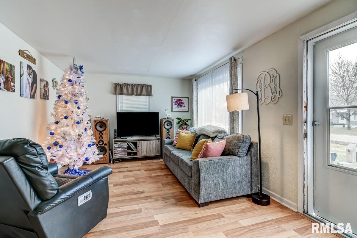2001 East Hood Street Springfield, IL 62703 - Photo 3 of 26