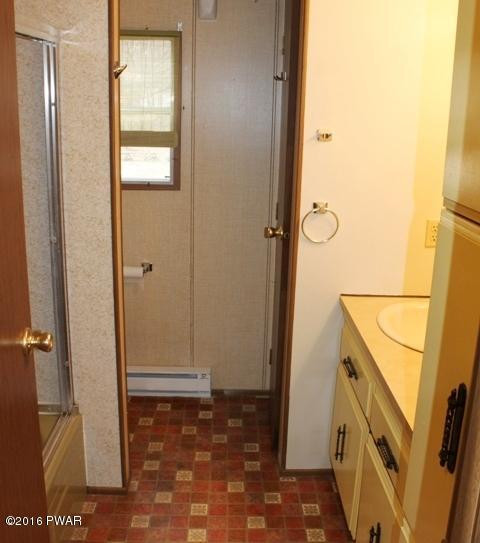 19 Windsor Road Hawley, PA 18428 - Photo 10 of 24 Gallery Image 10