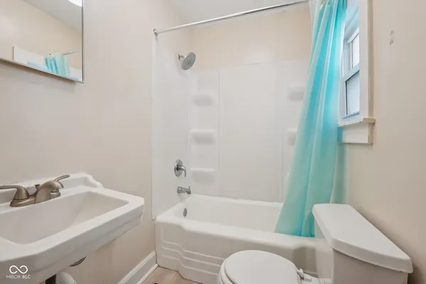 $135,000 | 3020 South Mooresville Road, Indianapolis, IN 46221
