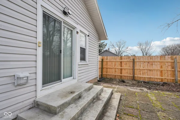 $135,000 | 3020 South Mooresville Road, Indianapolis, IN 46221