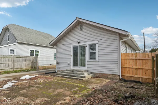 $135,000 | 3020 South Mooresville Road, Indianapolis, IN 46221