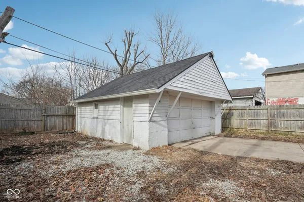 $135,000 | 3020 South Mooresville Road, Indianapolis, IN 46221