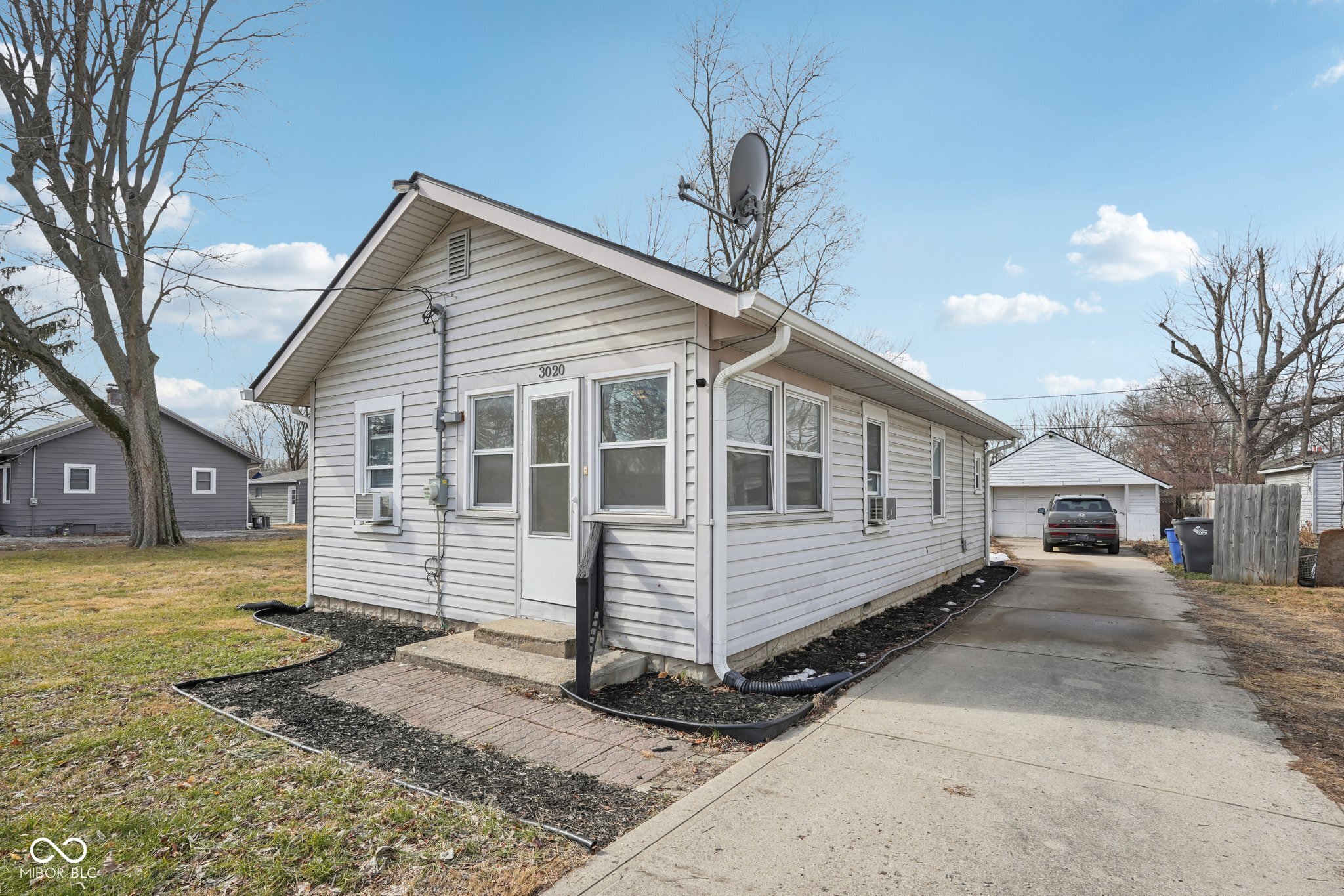 3020 South Mooresville Road Indianapolis, IN 46221 - Photo 4 of 37