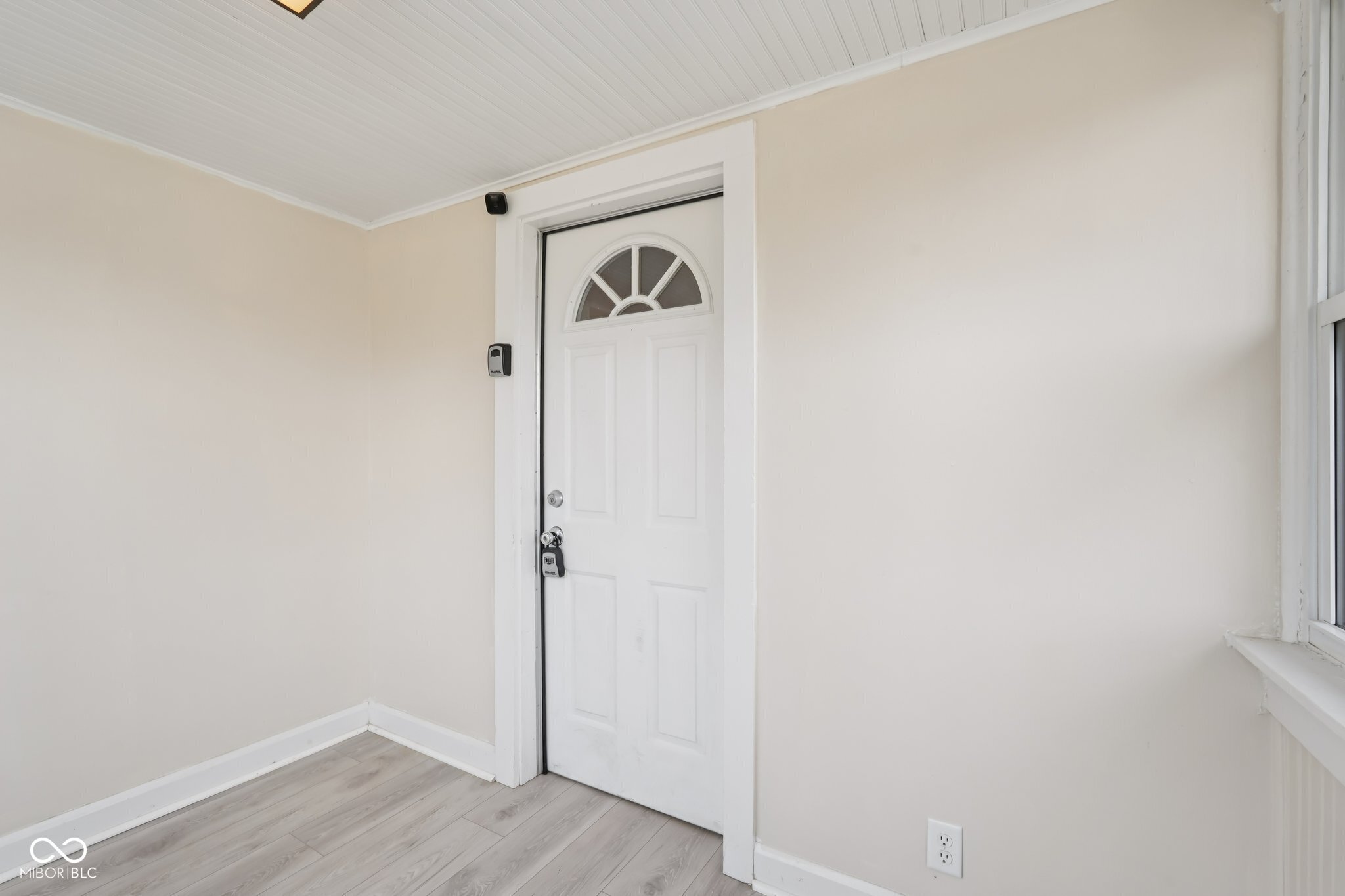 3020 South Mooresville Road Indianapolis, IN 46221 - Photo 5 of 37