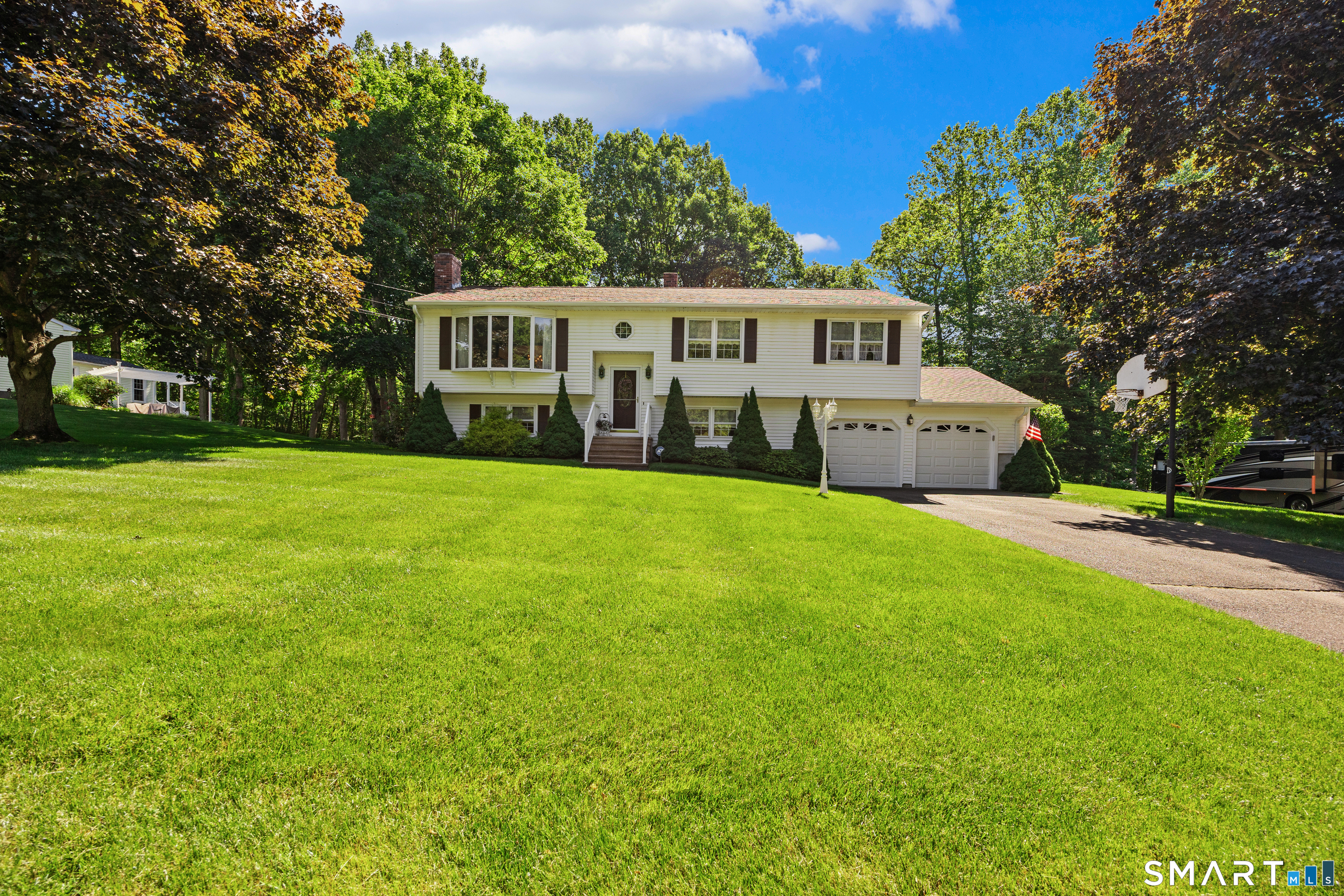 163 Sentinel Hill Road North Haven, CT 06473 - Photo 1 of 40