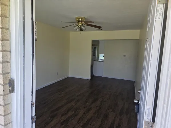 $2,000 | 2502 Coulee Street, Irving, TX 75062