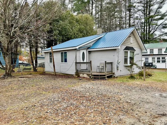 $187,500 | 12 Skillin Avenue, Norway, ME 04268