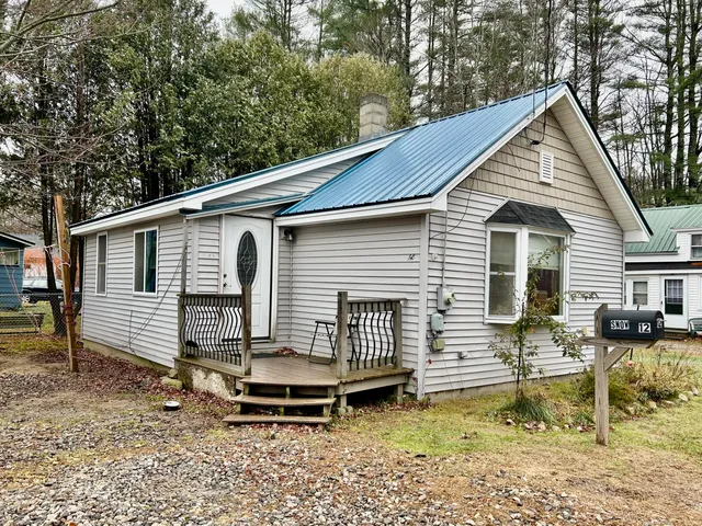 $187,500 | 12 Skillin Avenue, Norway, ME 04268