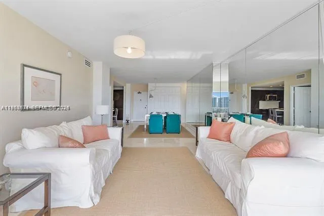 $2,600 | 1985 South Ocean Drive, Unit 19A, Hallandale Beach, FL 33009