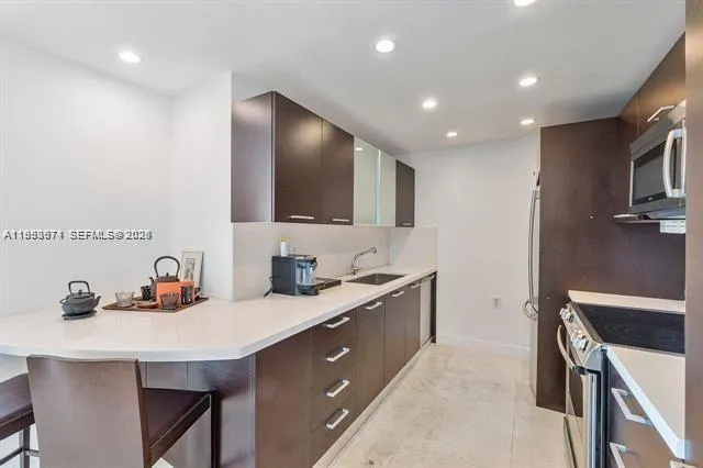 $2,600 | 1985 South Ocean Drive, Unit 19A, Hallandale Beach, FL 33009