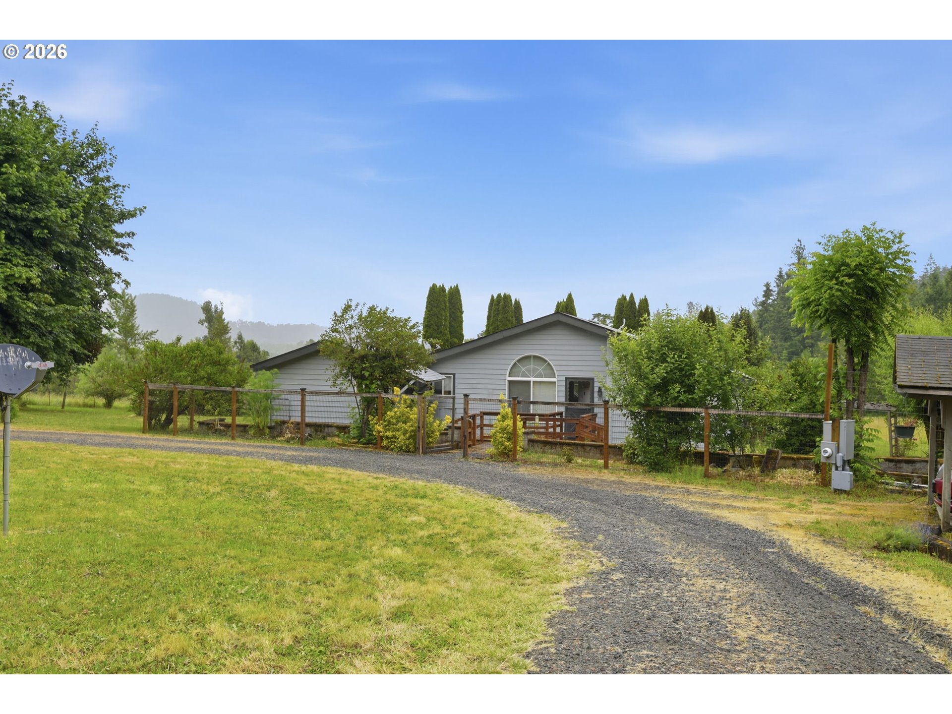 31332 Camas Swale Road Creswell, OR 97426 - Photo 2 of 45