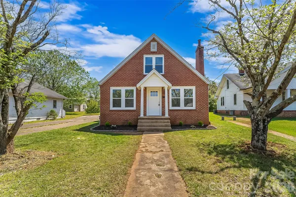 $215,000 | 608 East Concord Street, Morganton, NC 28655
