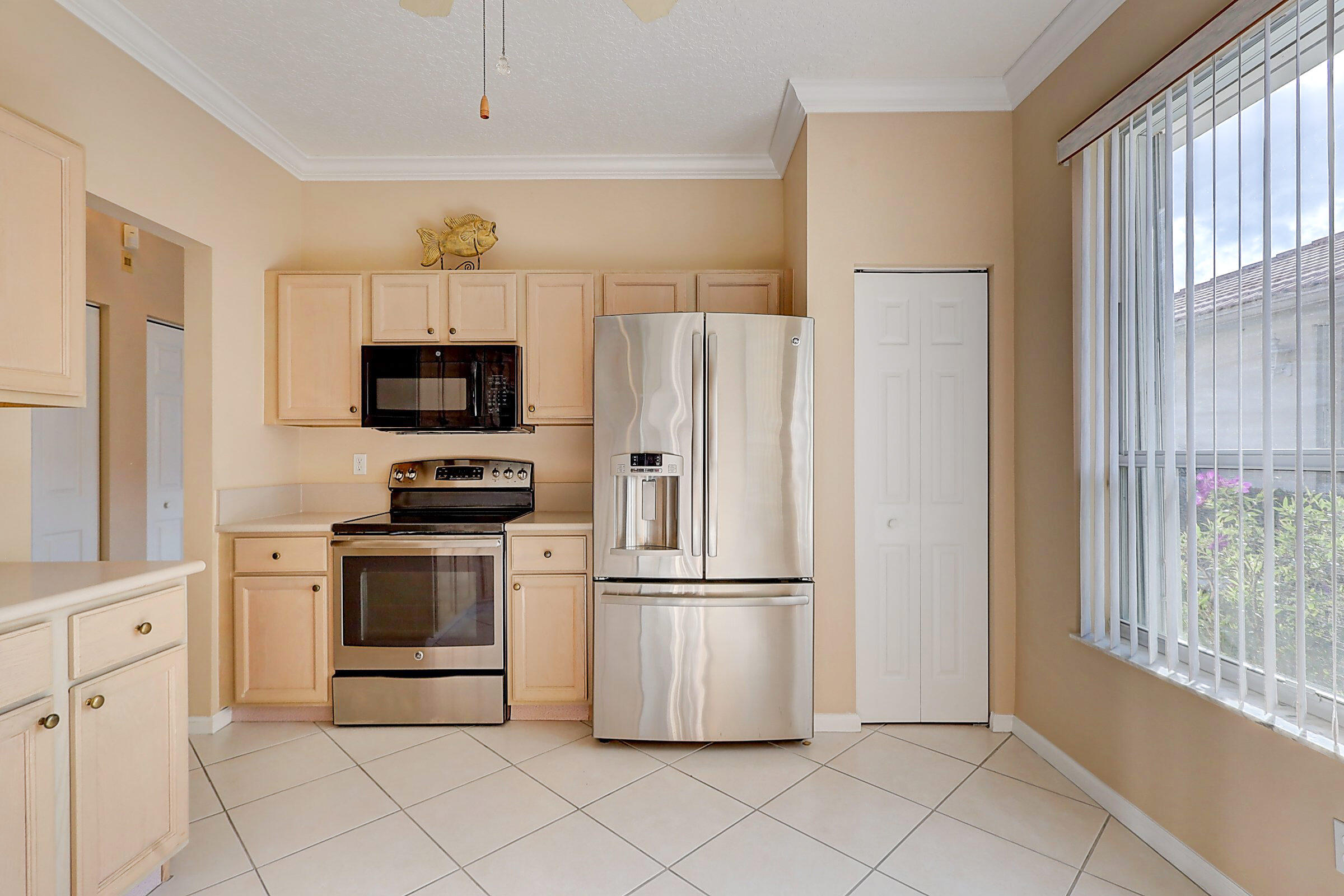6788 Southeast Warwick Lane Stuart, FL 34997 - Photo 8 of 40 Kitchen