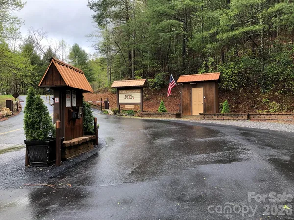 a view of a backyard of the house