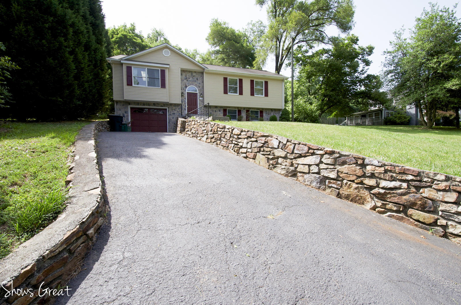 2726 Grandin Road Southwest Roanoke, VA 24015 - Photo 2 of 45 DSC_0363