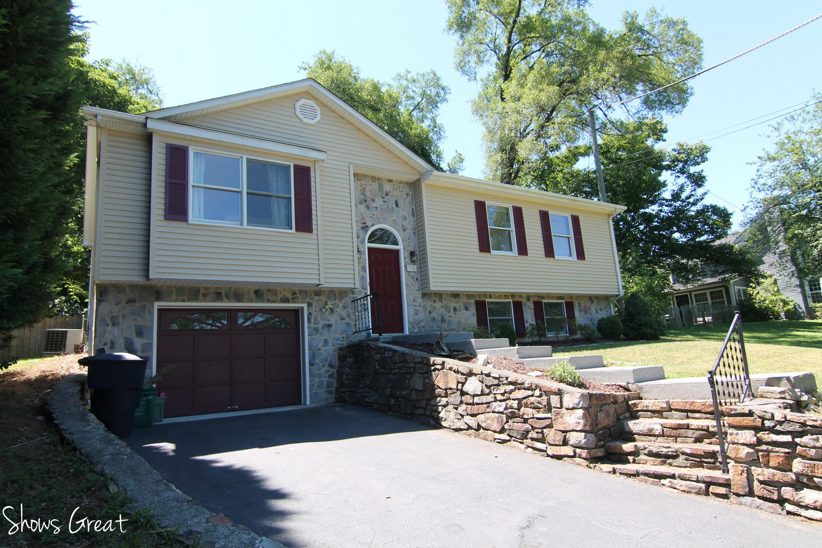 2726 Grandin Road Southwest Roanoke, VA 24015 - Photo 3 of 45 IMG_9978