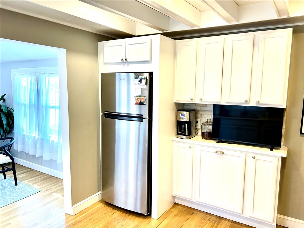 83 Friendship Street East Greenwich, RI 02818 - Photo 11 of 25