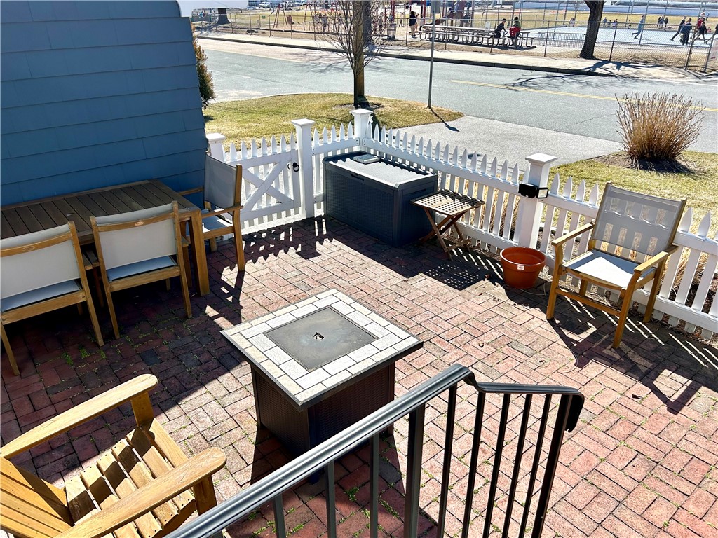 83 Friendship Street East Greenwich, RI 02818 - Photo 3 of 25