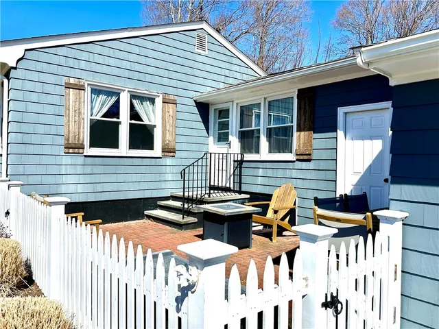 $3,800 | 83 Friendship Street, East Greenwich, RI 02818
