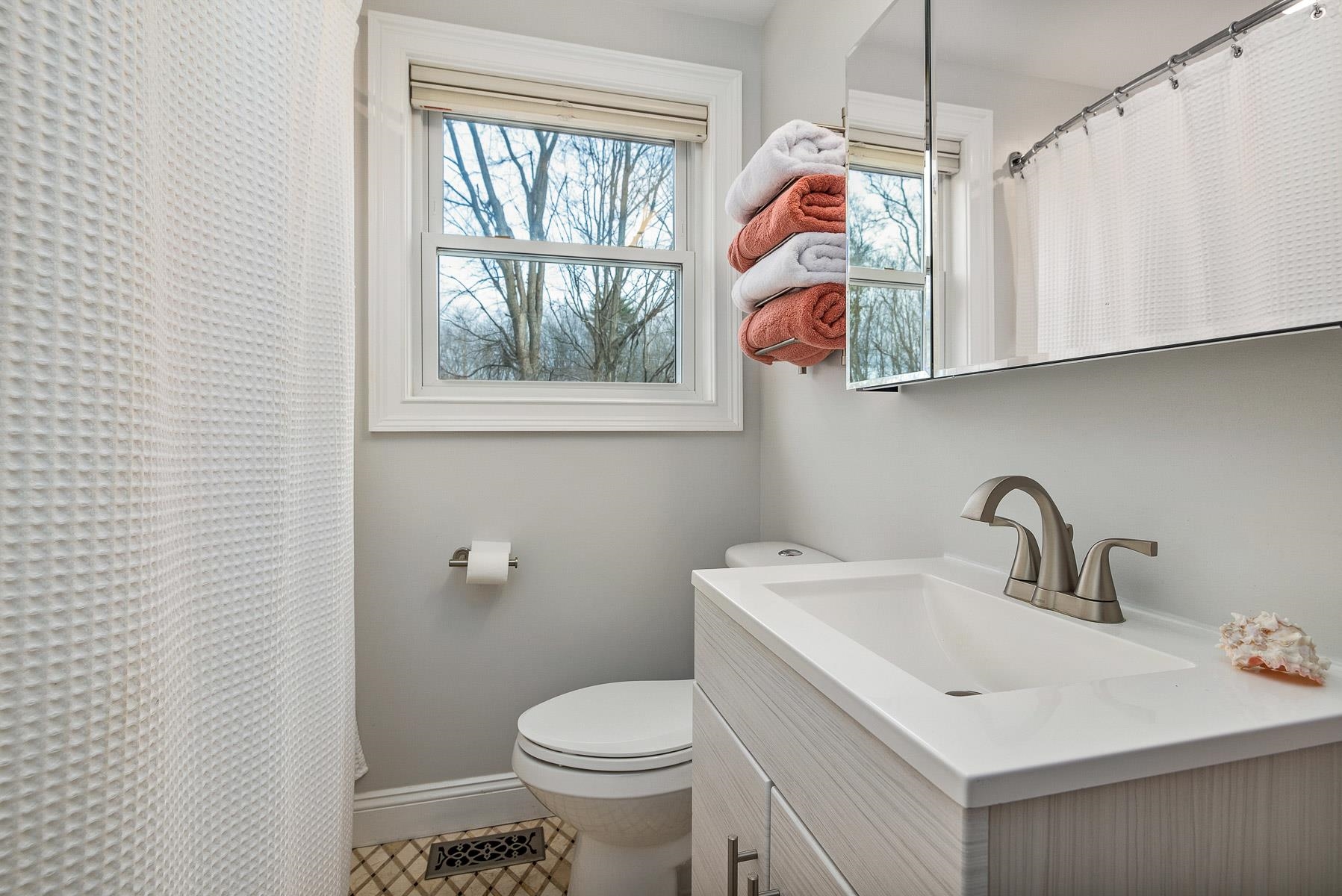 147 Post Road Greenland, NH 03840 - Photo 15 of 40