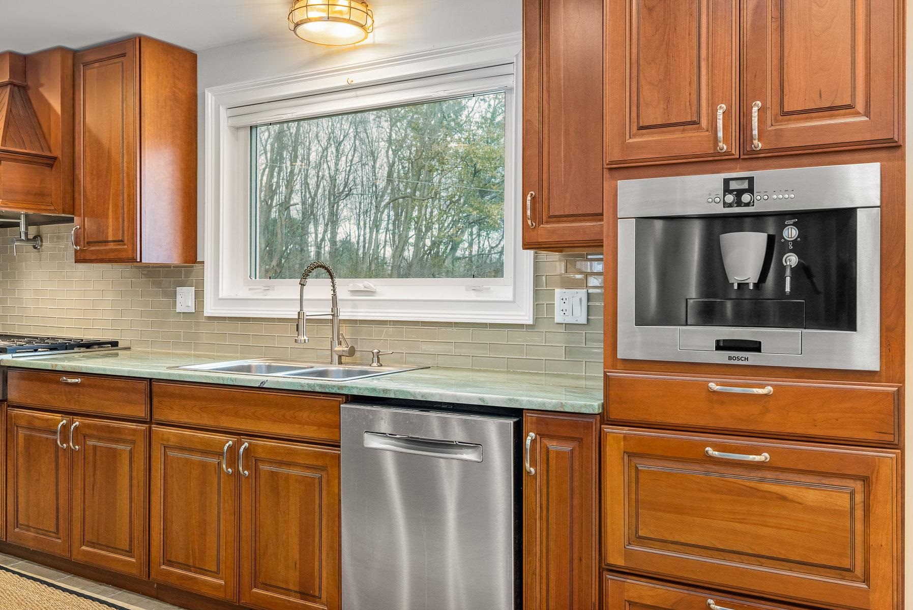 147 Post Road Greenland, NH 03840 - Photo 5 of 40