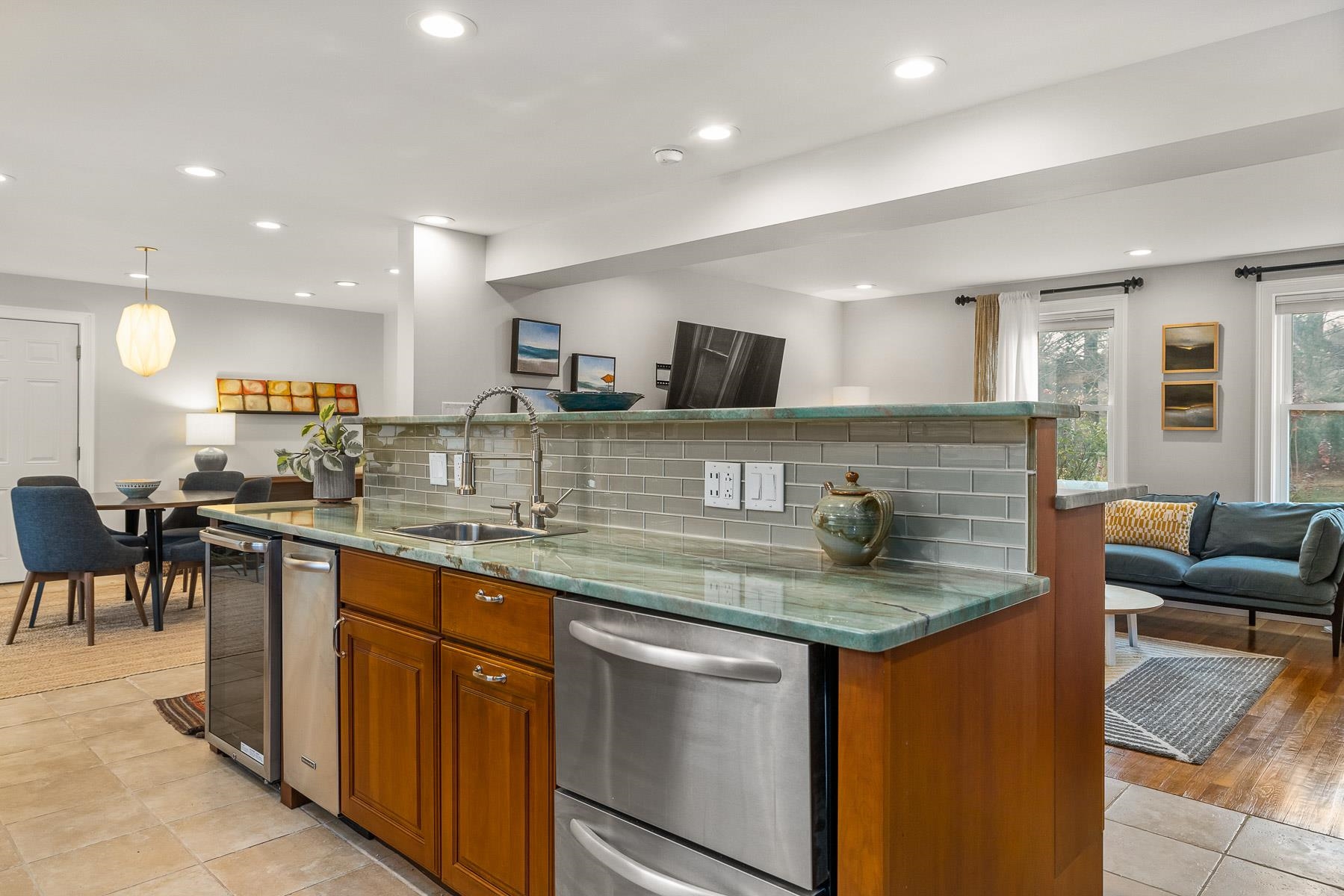 147 Post Road Greenland, NH 03840 - Photo 6 of 40