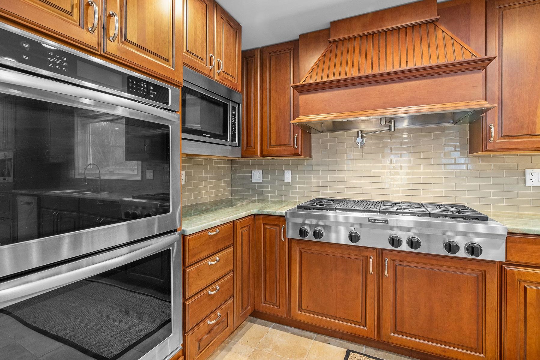 147 Post Road Greenland, NH 03840 - Photo 8 of 40