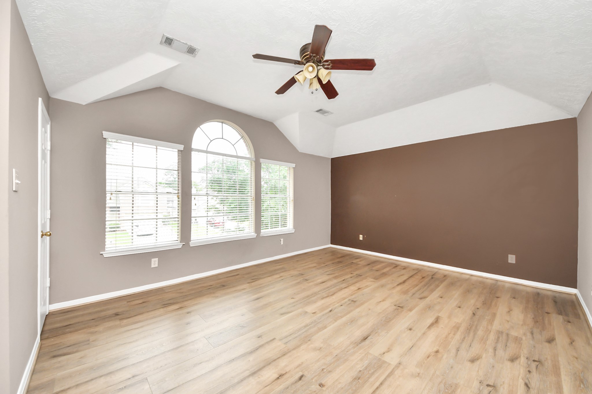 23814 Spring Dane Drive Spring, TX 77373 - Photo 31 of 41 a view of an empty room with a window