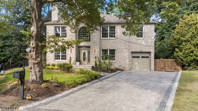 $1,448,880 | 10 Elmwood Court, Livingston, NJ 07039
