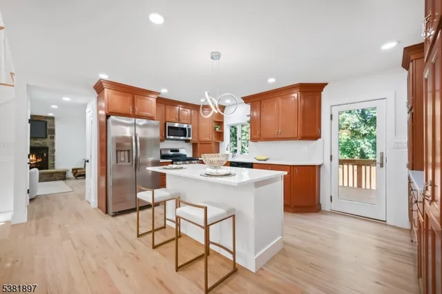 $1,448,880 | 10 Elmwood Court, Livingston, NJ 07039