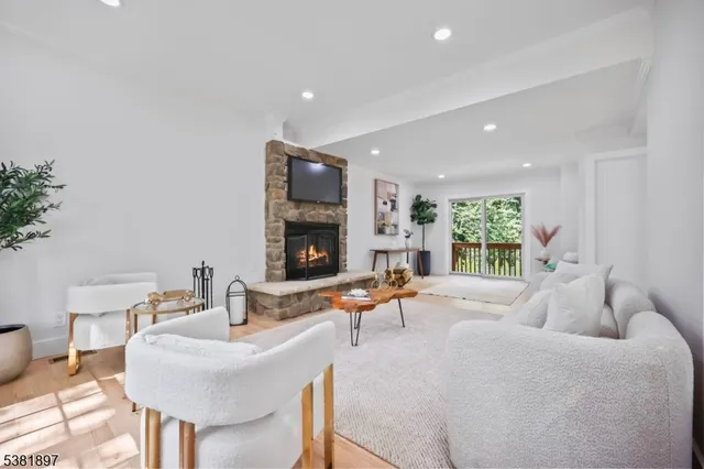 $1,448,880 | 10 Elmwood Court, Livingston, NJ 07039