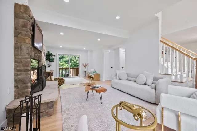 $1,448,880 | 10 Elmwood Court, Livingston, NJ 07039