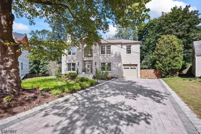 $1,448,880 | 10 Elmwood Court, Livingston, NJ 07039