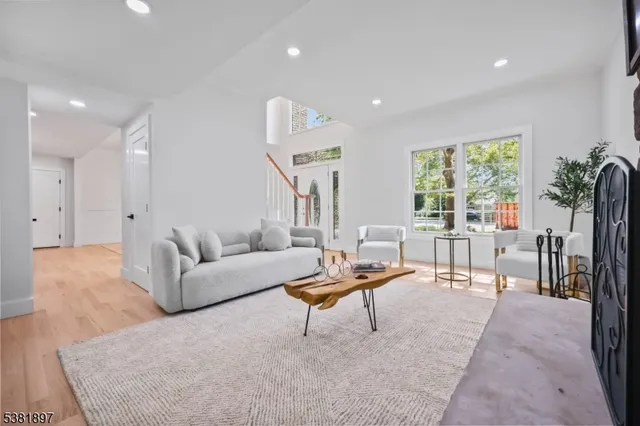 $1,448,880 | 10 Elmwood Court, Livingston, NJ 07039