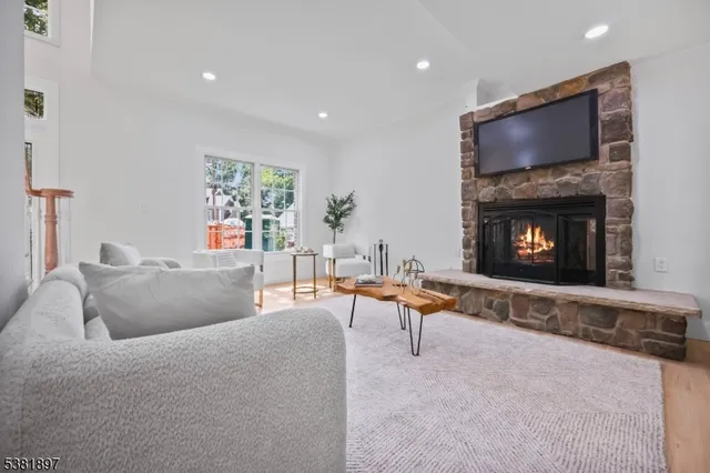 $1,448,880 | 10 Elmwood Court, Livingston, NJ 07039