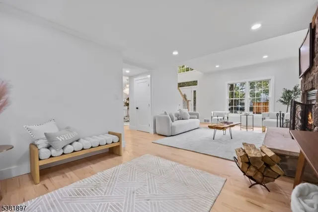 $1,448,880 | 10 Elmwood Court, Livingston, NJ 07039