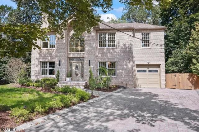 $1,448,880 | 10 Elmwood Court, Livingston, NJ 07039