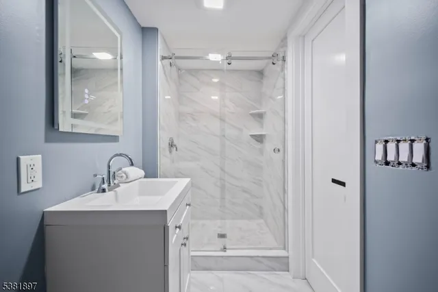 $1,448,880 | 10 Elmwood Court, Livingston, NJ 07039