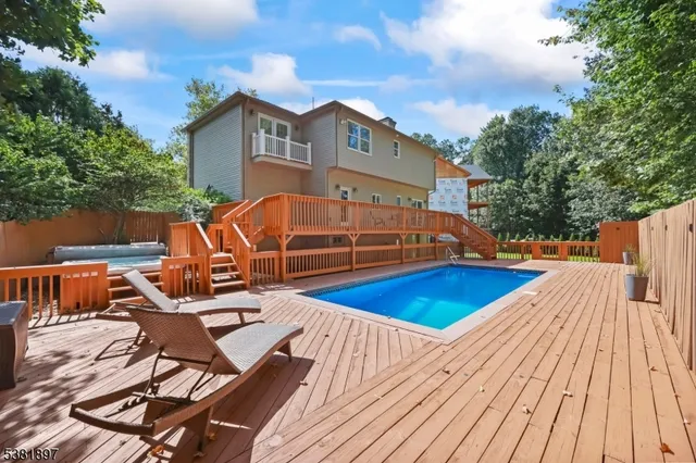 $1,448,880 | 10 Elmwood Court, Livingston, NJ 07039