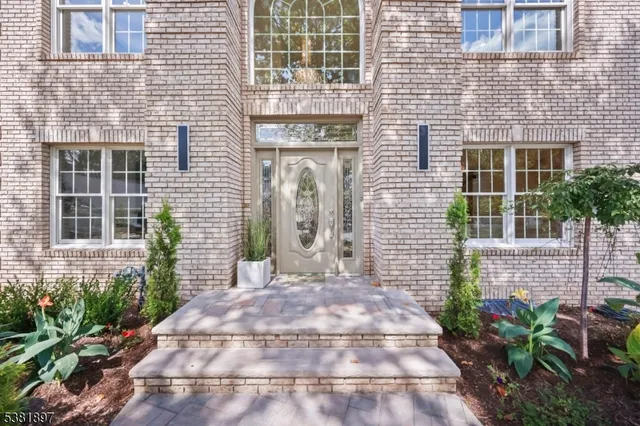 $1,448,880 | 10 Elmwood Court, Livingston, NJ 07039