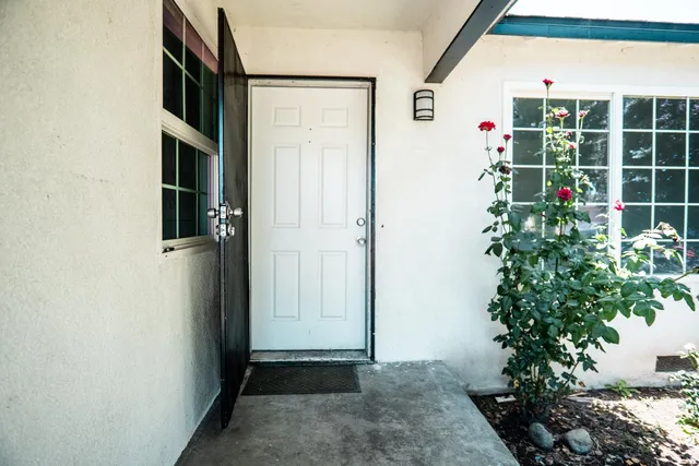 $389,999 | 2417 Louise Avenue, Ceres, CA 95307