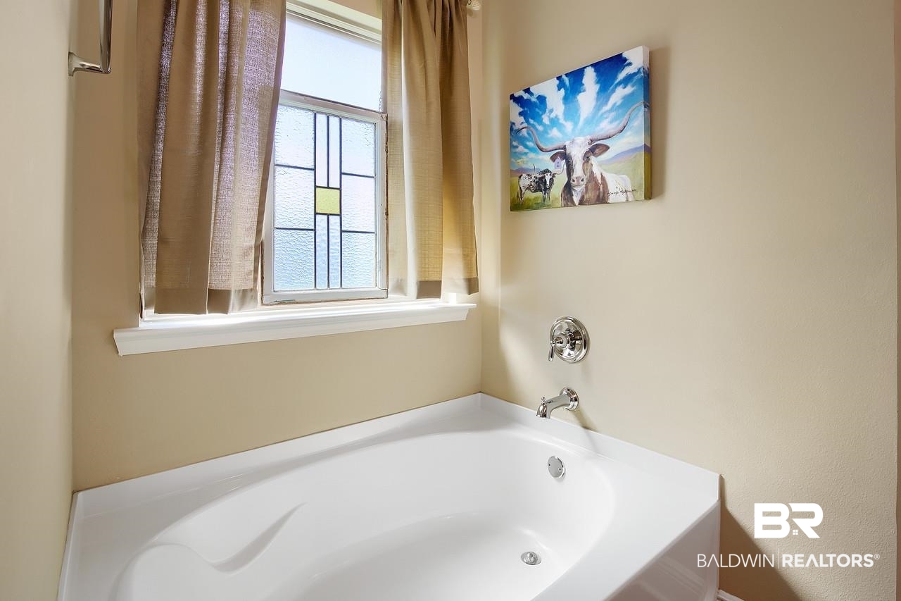 27205 Valamour Boulevard Loxley, AL 36551 - Photo 14 of 23 Garden Tub