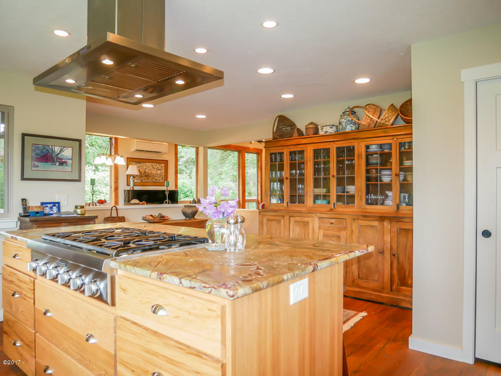 847 Hamer Road Siletz, OR 97380 - Photo 10 of 79 Gas stove top