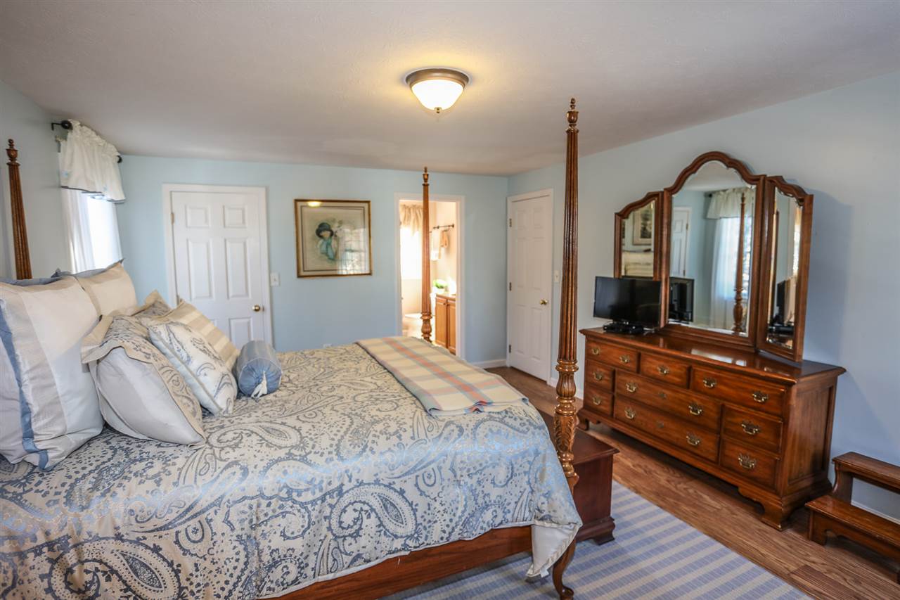 19 Mountain Road Bedford, NH 03110 - Photo 14 of 36 Gallery Image 14